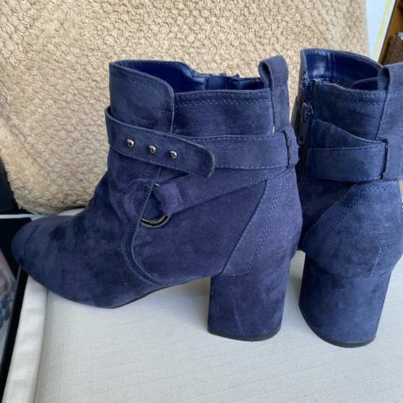 Blue, suede-like material boots. Hardly used, good condition. - Picture 5 of 9